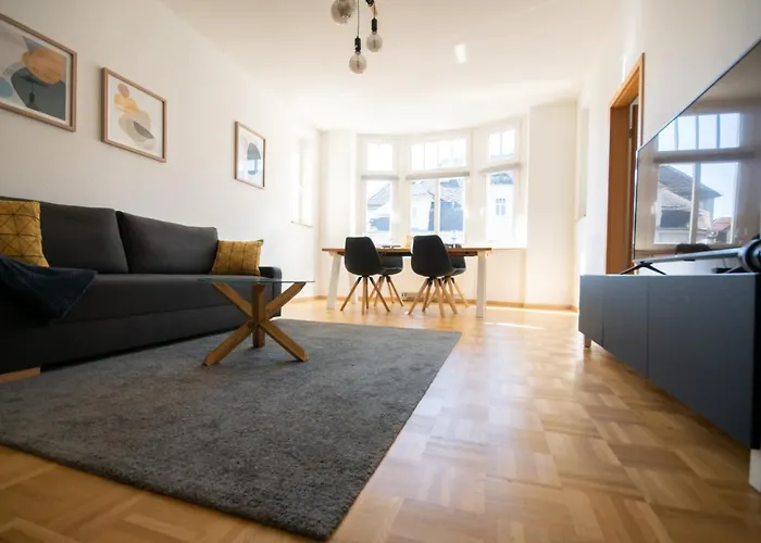 Wunderschoen Gepflegter Altbau, Aufzug * Chemnitz